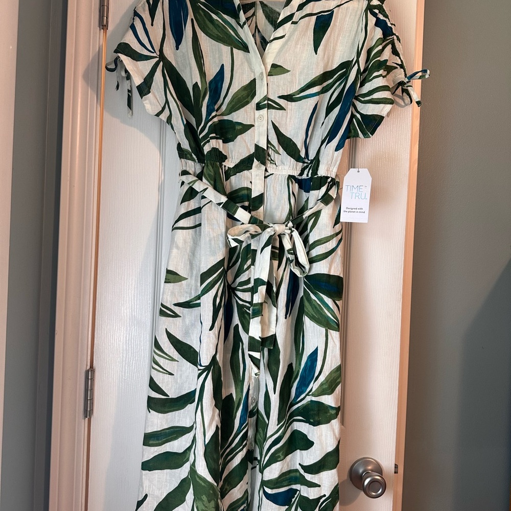 NWT Time and Tru Leaf Print Button-Up Dress